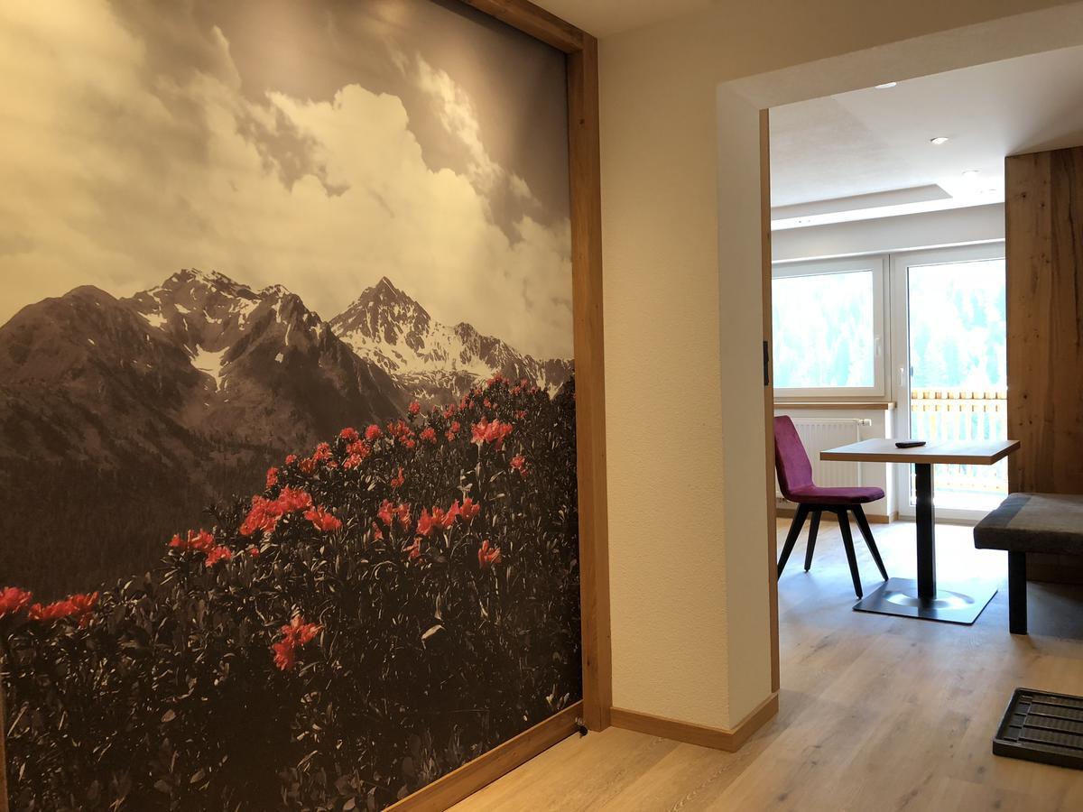 Hotel Garni Central - Zimmer - Studios - Apartments คัพเพิล ภายนอก รูปภาพ